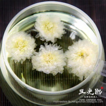 natural chrysanthemum tea is rich in aroma and refreshing